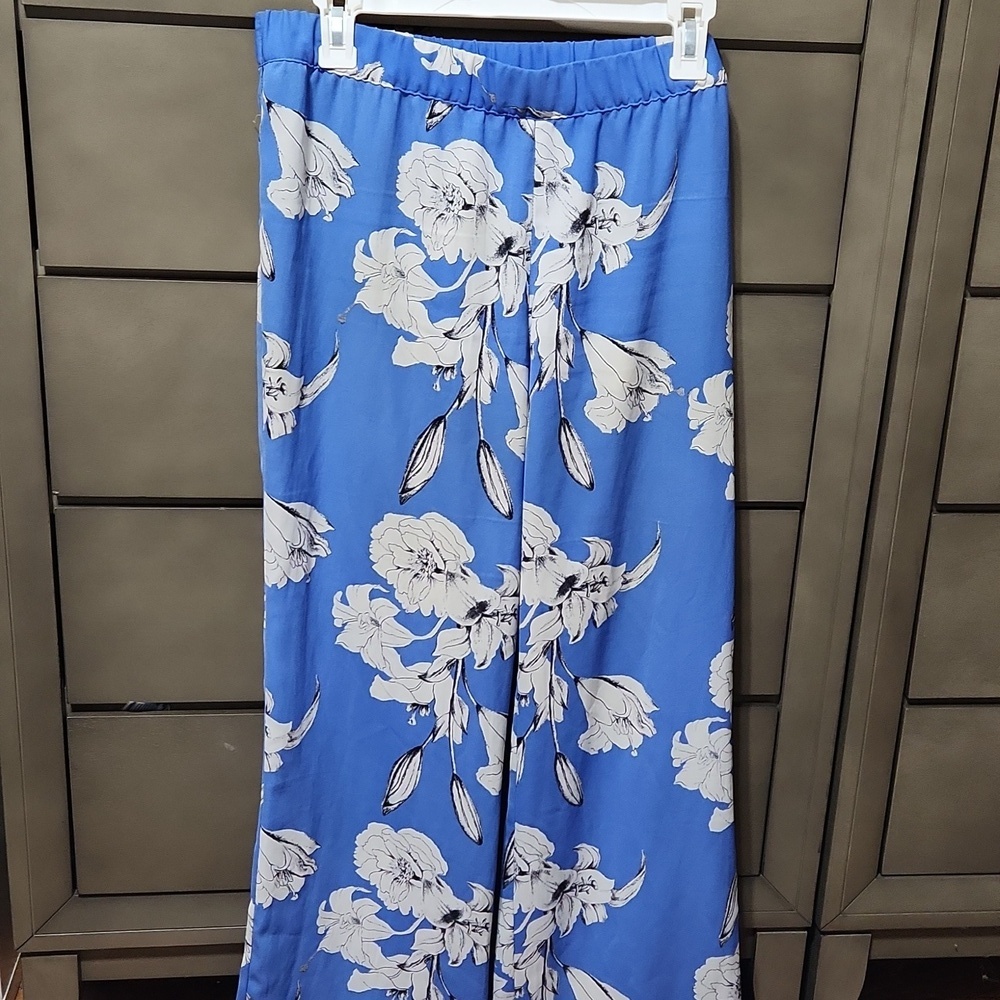 EUC Cubus blue & white flower pants - Picture 2 of 5
